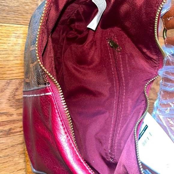 NWT red/snake print shoulder/ crossbody bag - Picture 9 of 10